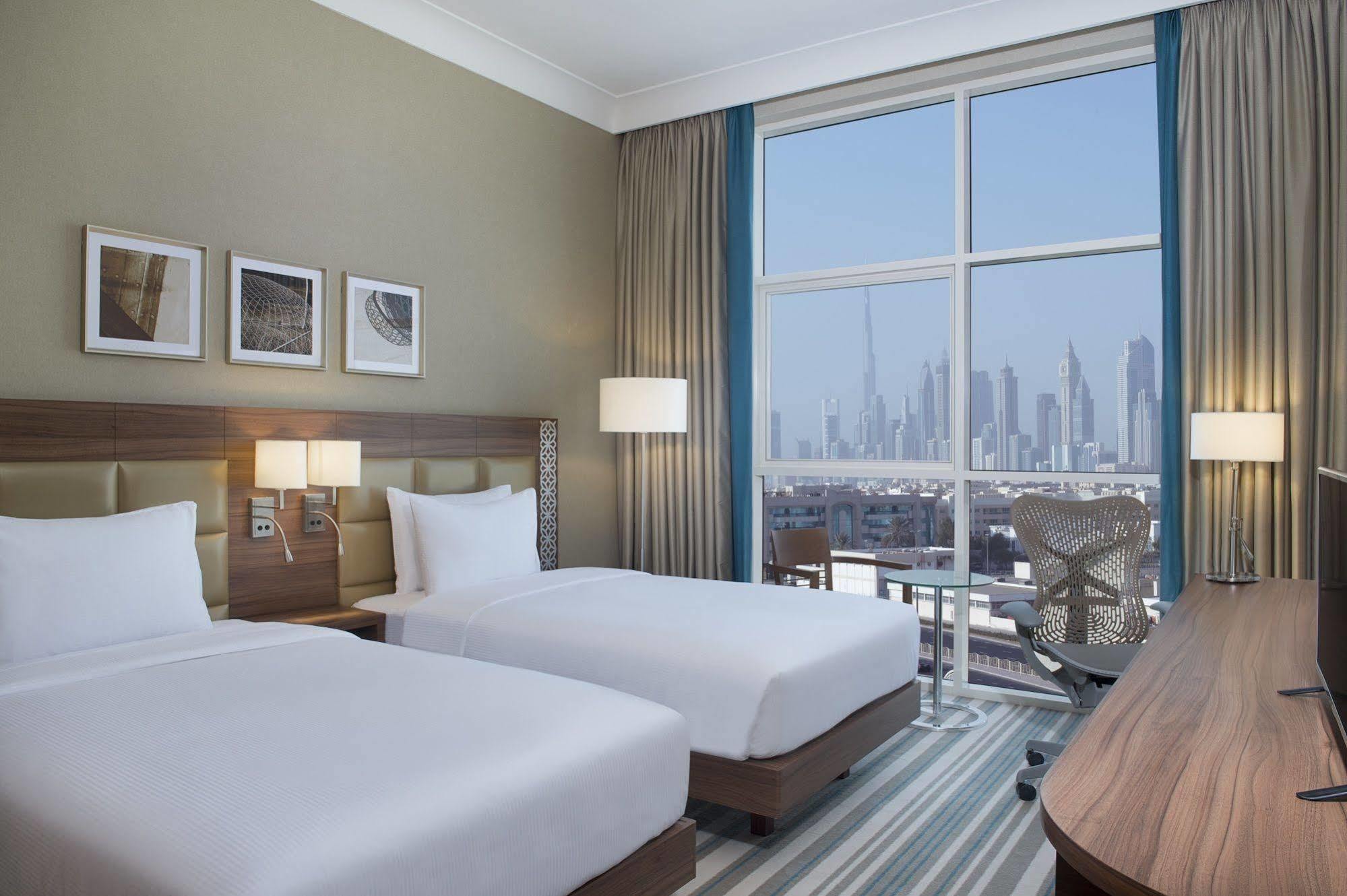 Hilton Garden Jumeirah Готель Дубай